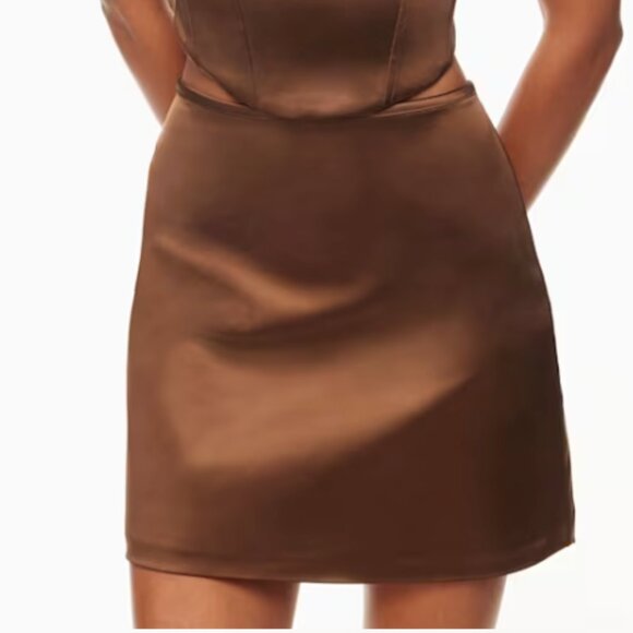 Aritzia - Wilfred Tavern Satin Skirt Size 2 (in Cognac) - Picture 2 of 5